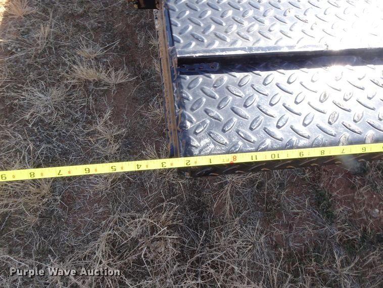 image for item GC9093 2018 Diamond C equipment trailer