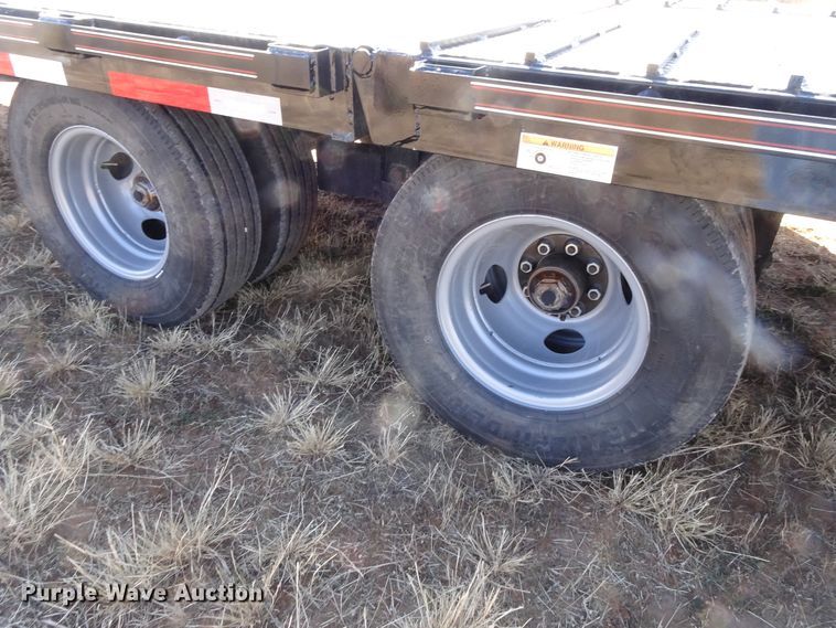 image for item GC9093 2018 Diamond C equipment trailer