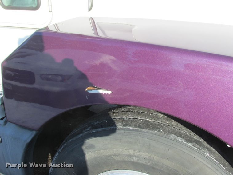 image for item DA8336 2006 Kenworth T600 semi truck