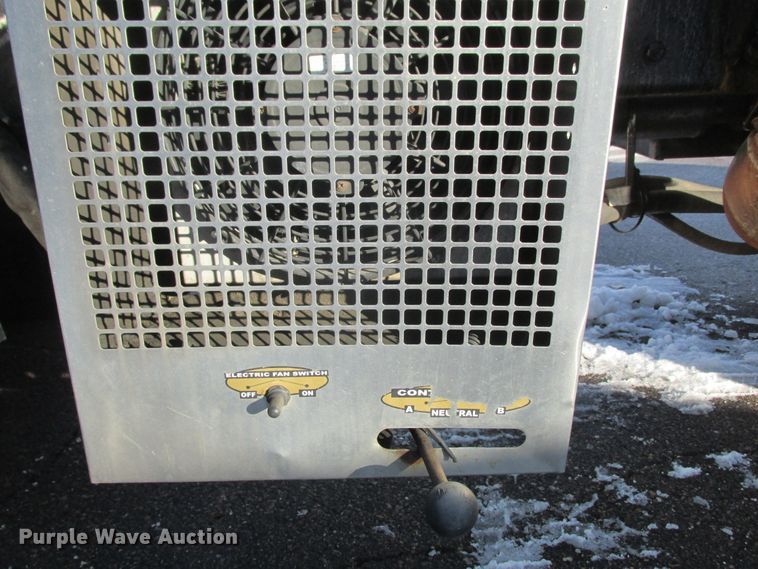 image for item DA8336 2006 Kenworth T600 semi truck