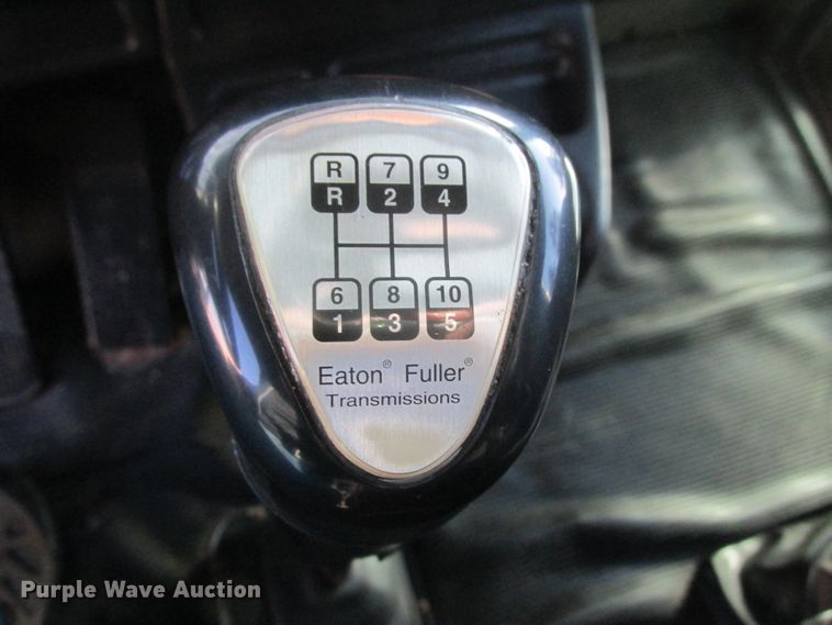 image for item DA8336 2006 Kenworth T600 semi truck