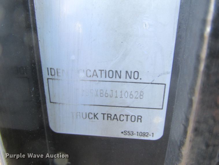 image for item DA8336 2006 Kenworth T600 semi truck