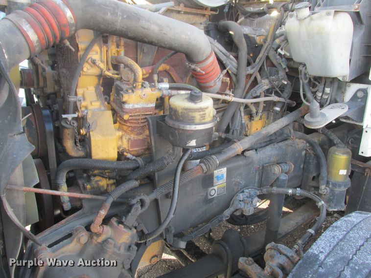 image for item DA8336 2006 Kenworth T600 semi truck