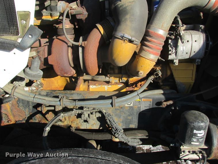 image for item DA8336 2006 Kenworth T600 semi truck