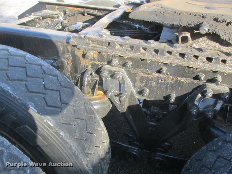 image for item DA8336 2006 Kenworth T600 semi truck