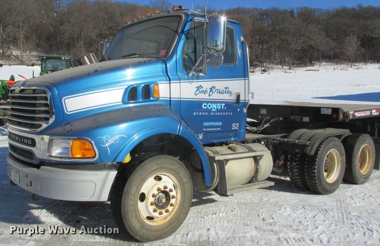 image for item DA8338 2007 Sterling A-Line semi truck