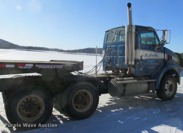 image for item DA8338 2007 Sterling A-Line semi truck