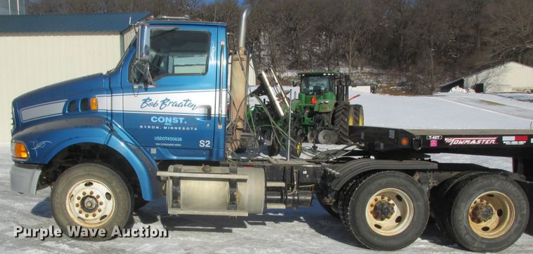 image for item DA8338 2007 Sterling A-Line semi truck