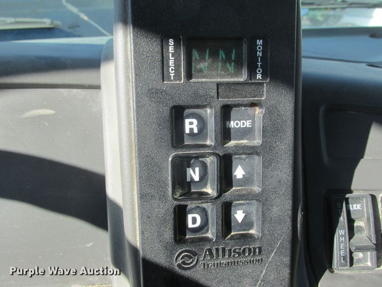 image for item DA8338 2007 Sterling A-Line semi truck