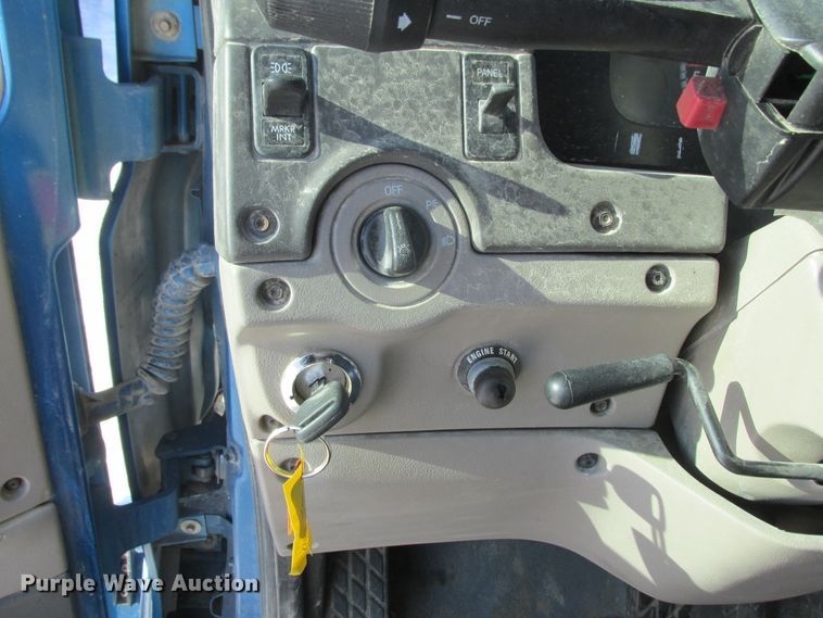 image for item DA8338 2007 Sterling A-Line semi truck