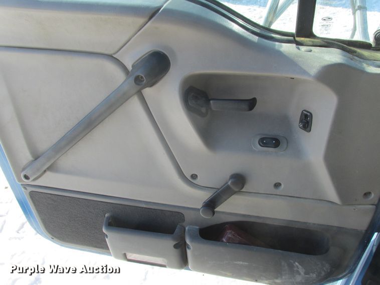 image for item DA8338 2007 Sterling A-Line semi truck