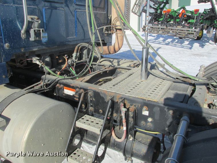 image for item DA8338 2007 Sterling A-Line semi truck