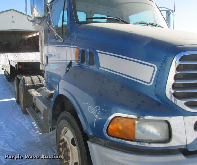 image for item DA8338 2007 Sterling A-Line semi truck