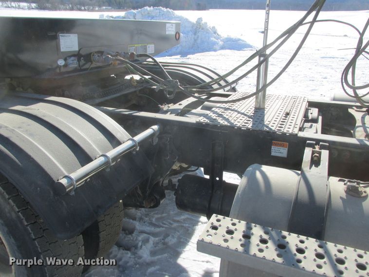 image for item DA8338 2007 Sterling A-Line semi truck