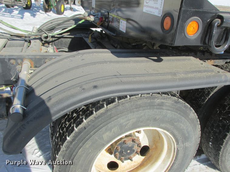 image for item DA8338 2007 Sterling A-Line semi truck