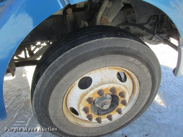 image for item DA8338 2007 Sterling A-Line semi truck