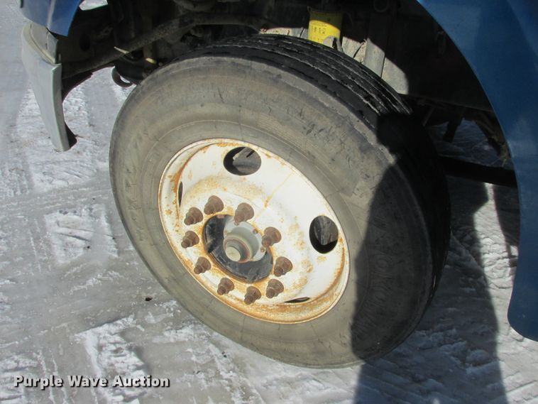 image for item DA8338 2007 Sterling A-Line semi truck