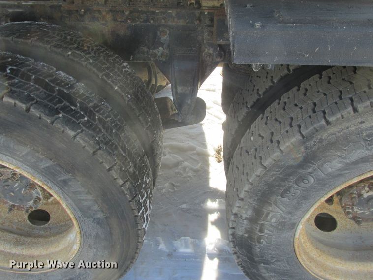 image for item DA8338 2007 Sterling A-Line semi truck