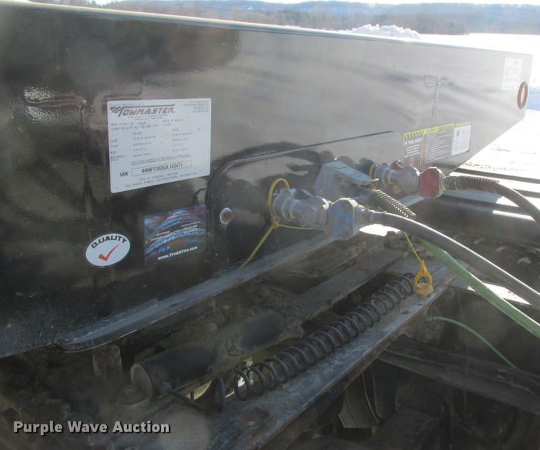 image for item DA8339 2018 Towmaster T-40T tilt deck equipment trailer