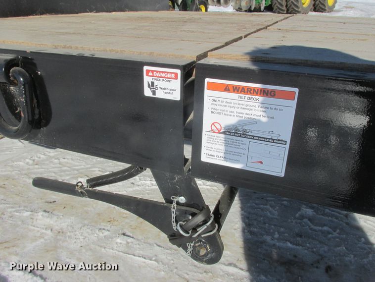 image for item DA8339 2018 Towmaster T-40T tilt deck equipment trailer