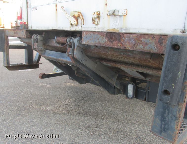 image for item DA8340 2011 Isuzu NPR HD box truck