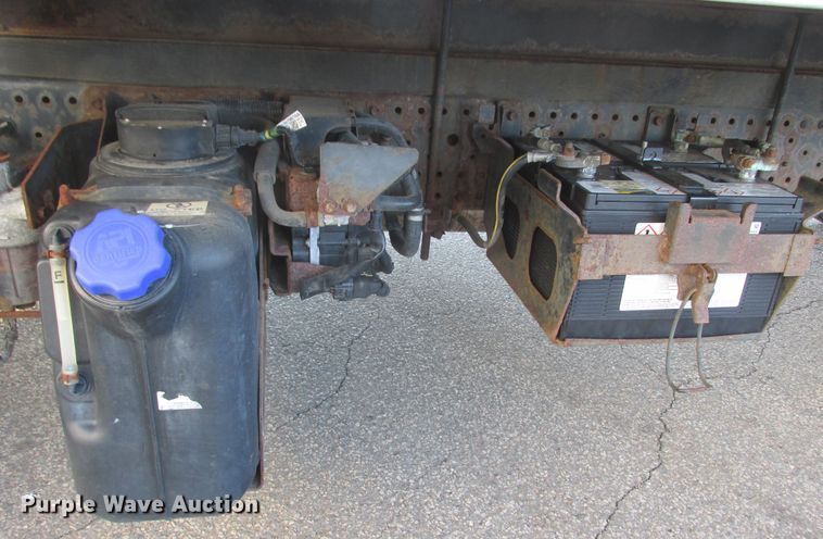 image for item DA8340 2011 Isuzu NPR HD box truck