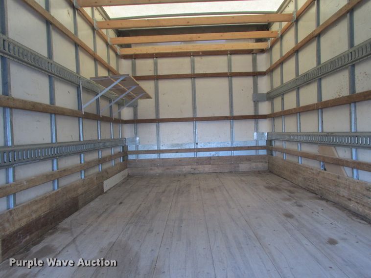 image for item DA8340 2011 Isuzu NPR HD box truck