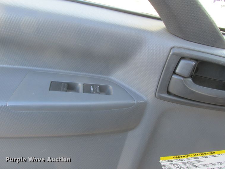 image for item DA8340 2011 Isuzu NPR HD box truck