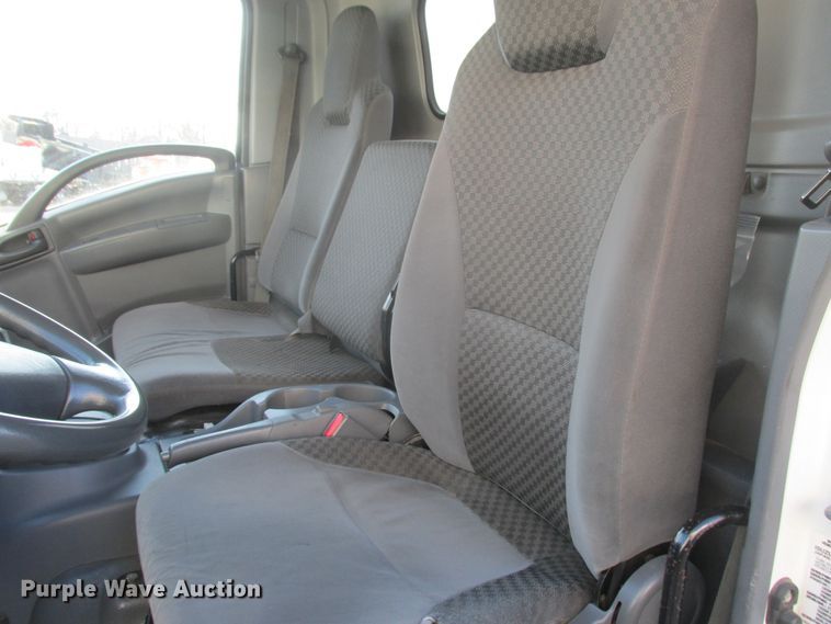 image for item DA8340 2011 Isuzu NPR HD box truck