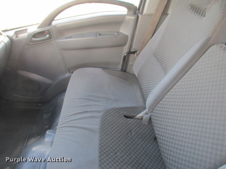 image for item DA8340 2011 Isuzu NPR HD box truck