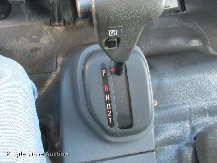 image for item DA8340 2011 Isuzu NPR HD box truck