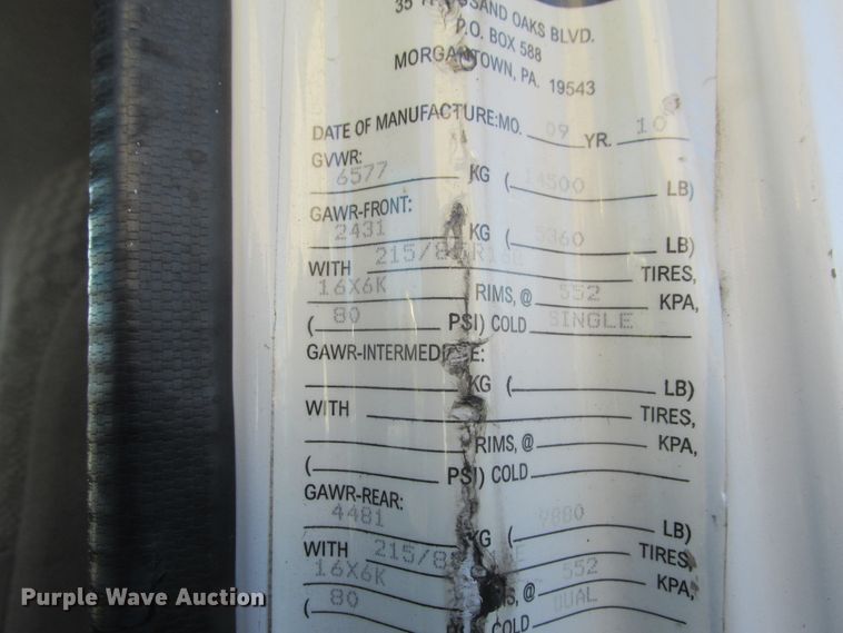 image for item DA8340 2011 Isuzu NPR HD box truck