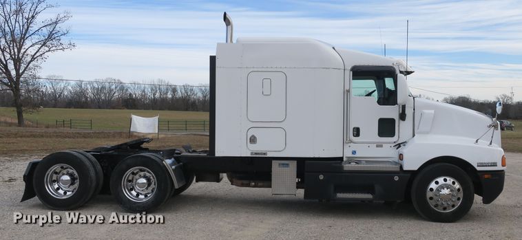 image for item DB10099 2005 Kenworth T600 semi truck