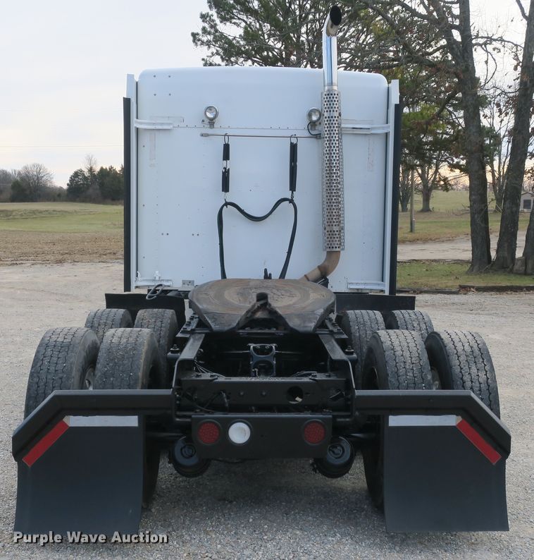 image for item DB10099 2005 Kenworth T600 semi truck