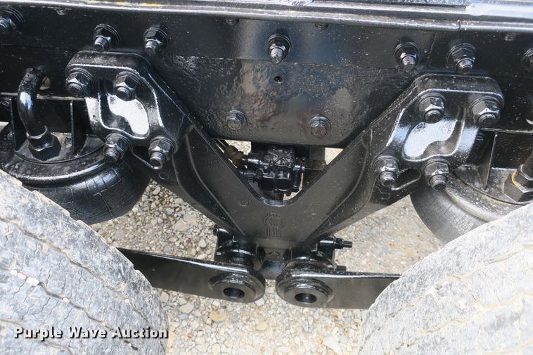 image for item DB10099 2005 Kenworth T600 semi truck