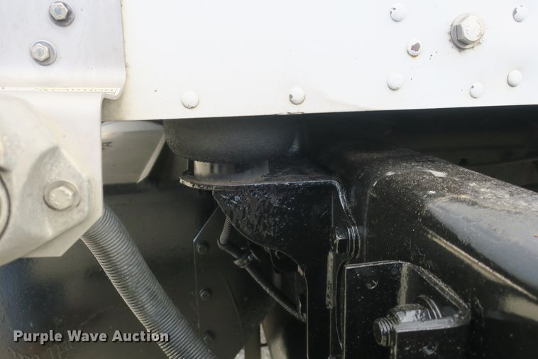 image for item DB10099 2005 Kenworth T600 semi truck