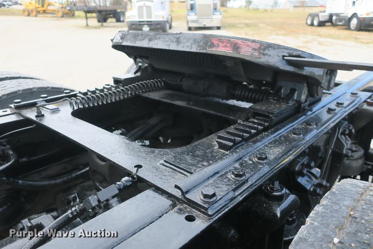 image for item DB10099 2005 Kenworth T600 semi truck