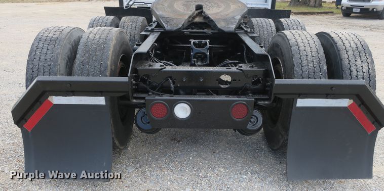 image for item DB10099 2005 Kenworth T600 semi truck