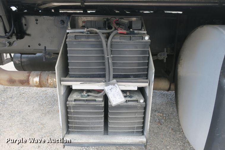 image for item DB10099 2005 Kenworth T600 semi truck