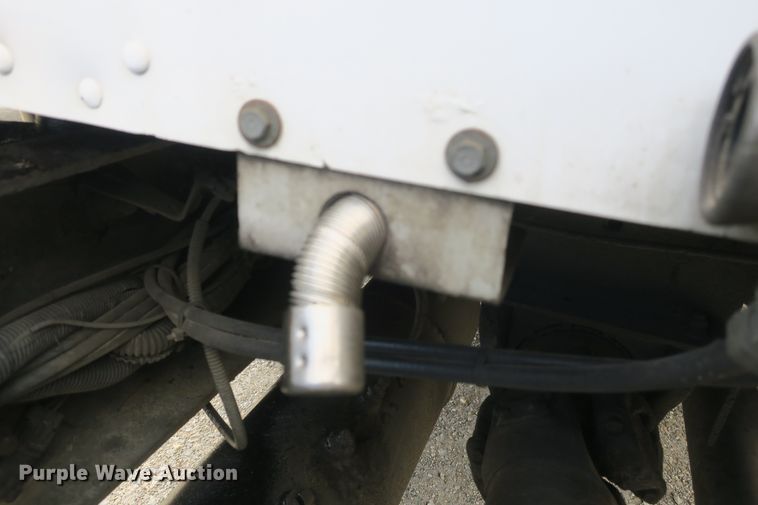 image for item DB10099 2005 Kenworth T600 semi truck