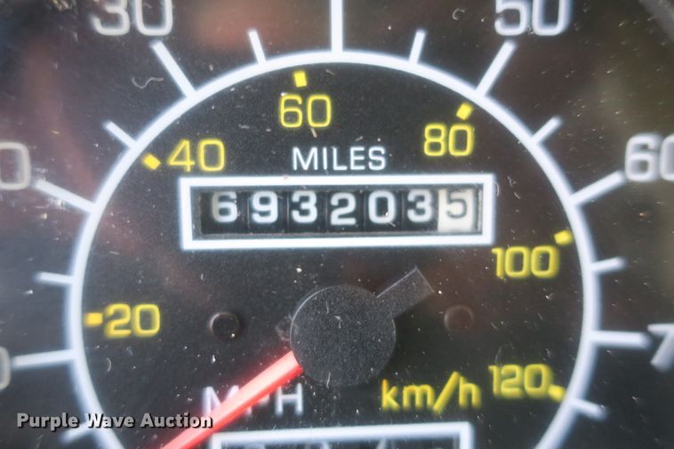 image for item DB10099 2005 Kenworth T600 semi truck