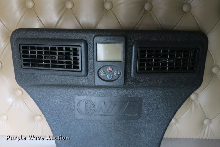 image for item DB10099 2005 Kenworth T600 semi truck