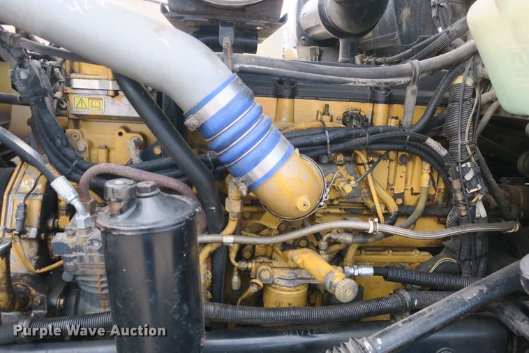 image for item DB10099 2005 Kenworth T600 semi truck