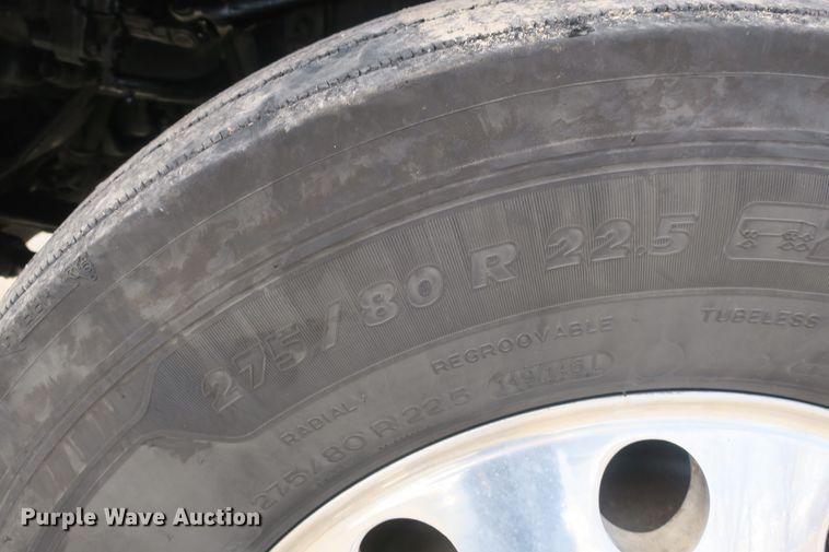 image for item DB10099 2005 Kenworth T600 semi truck