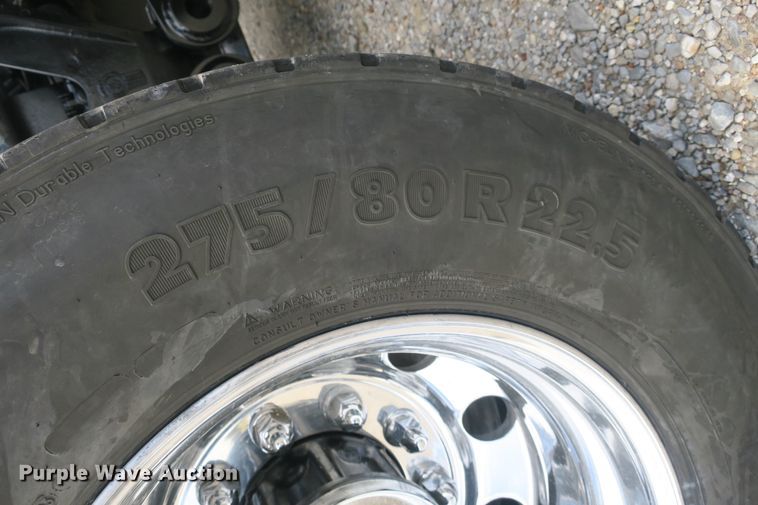 image for item DB10099 2005 Kenworth T600 semi truck