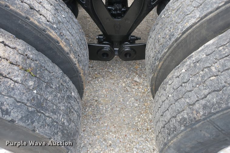 image for item DB10099 2005 Kenworth T600 semi truck