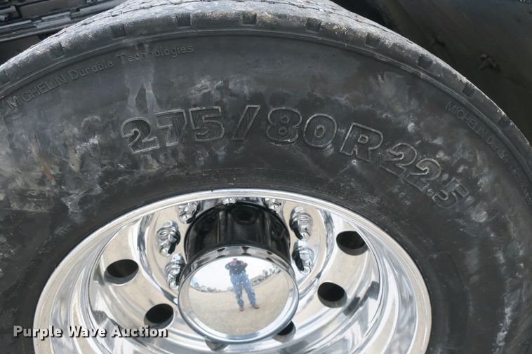 image for item DB10099 2005 Kenworth T600 semi truck