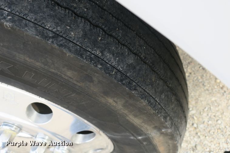 image for item DB10099 2005 Kenworth T600 semi truck