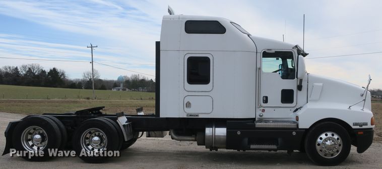 image for item DB10100 2007 Kenworth T600 semi truck