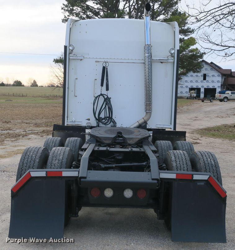 image for item DB10100 2007 Kenworth T600 semi truck